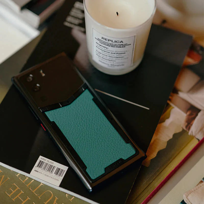 Metavertu 1 Curve Screen Calfskin 5G Web3 Phone – Vienna Green
